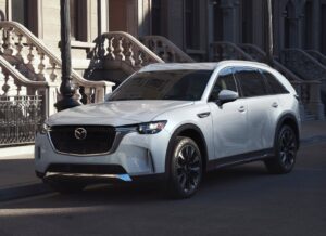 Mazda KK CX-90: white front quarter