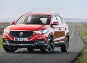 2017 MG ZS: red front angle