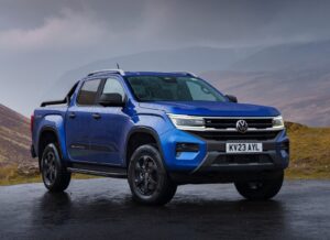 2022 Volkswagen NF Amarok: blue front quarter