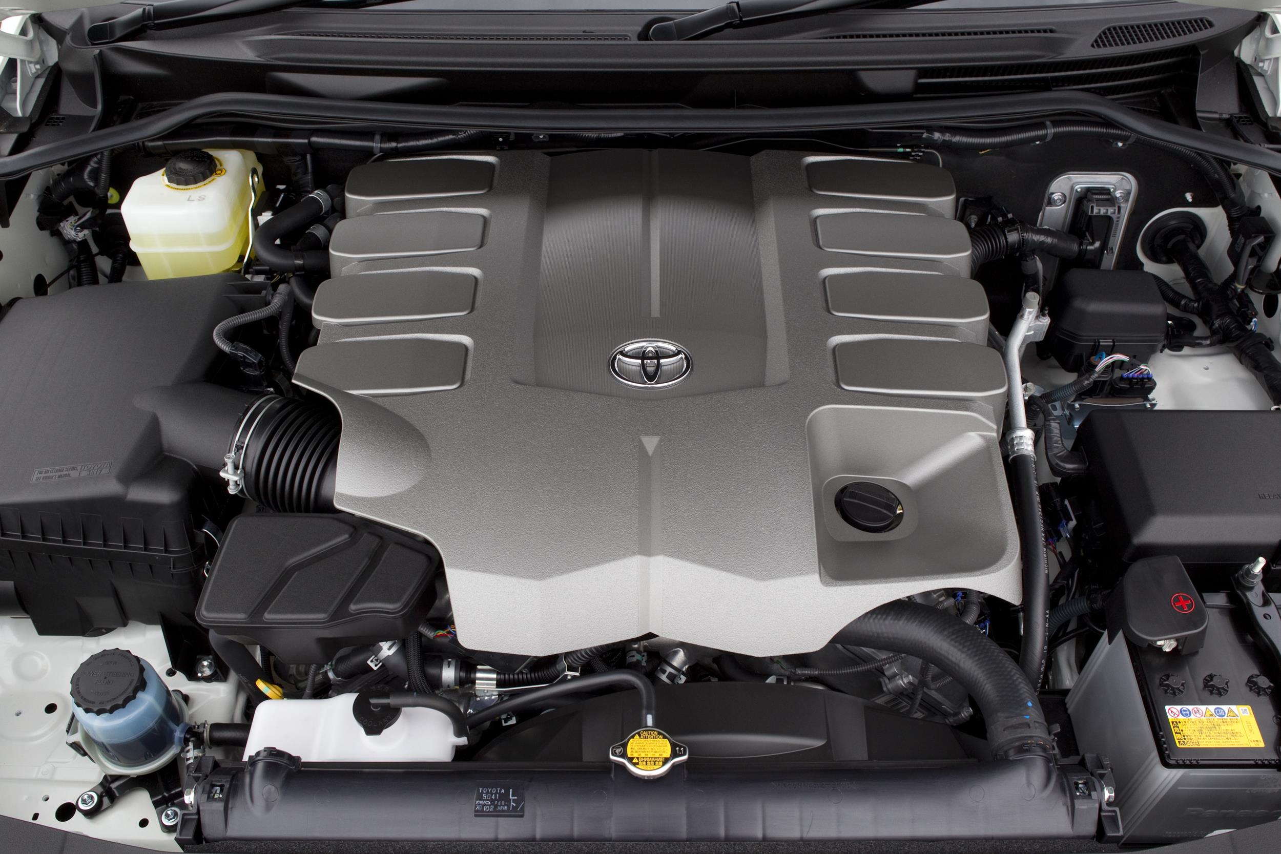1UR-FE Toyota engine