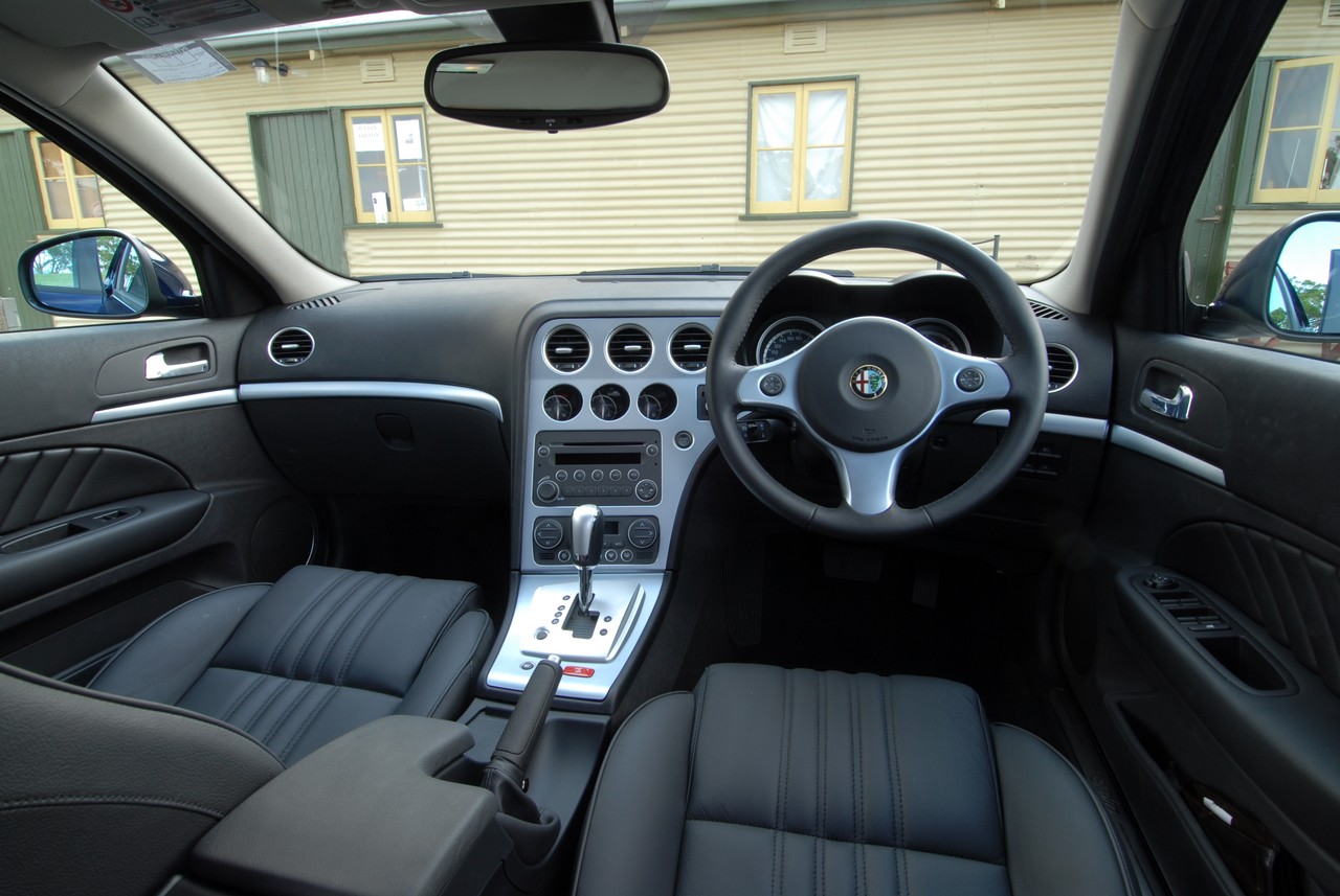 Images: Alfa Romeo 159 sedan (2006-12)