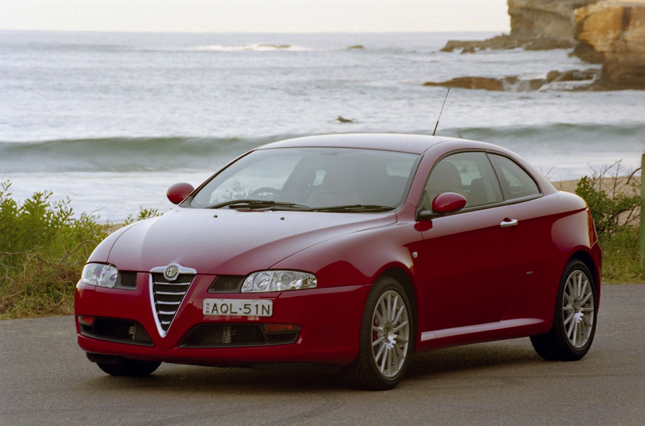 Videos: Alfa Romeo GT (2004-10)