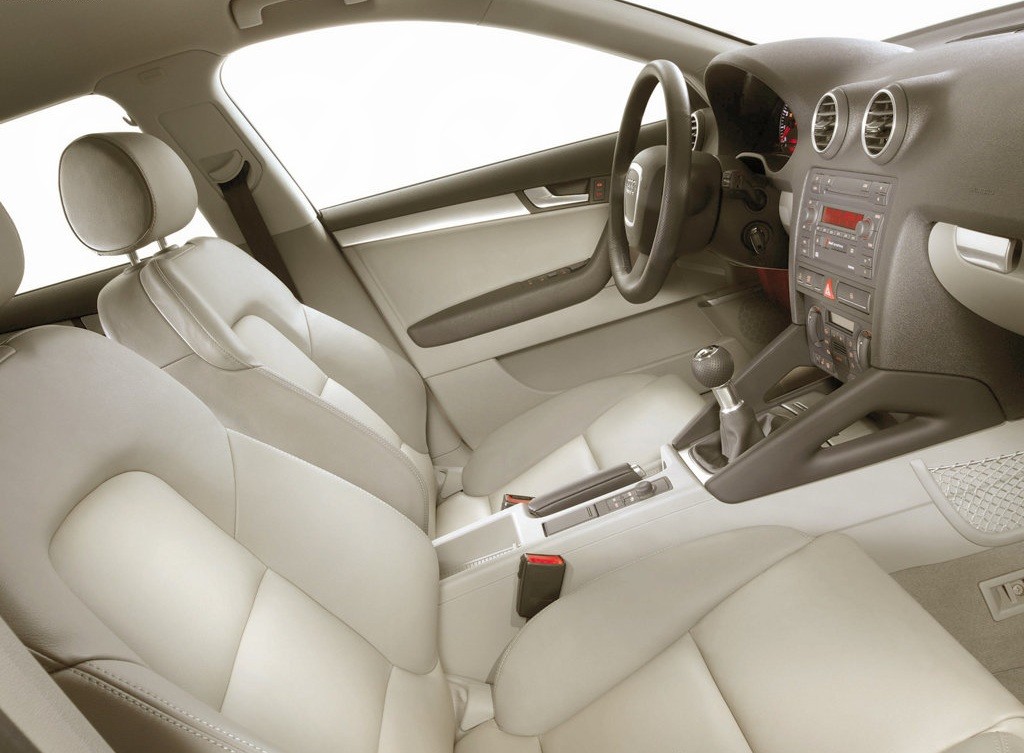 Videos: Audi 8PA A3 Sportback (2005-12)