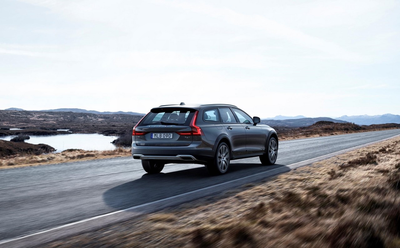 Images: Volvo V90 Cross Country (2017-on)